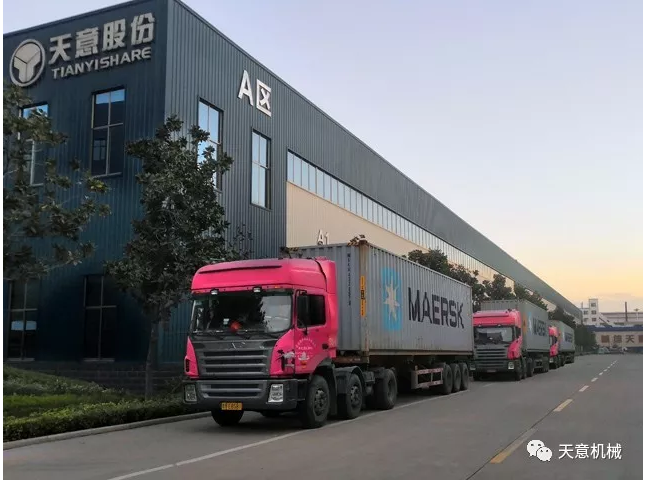 天意機(jī)械為柬埔寨客戶加工生產(chǎn)年產(chǎn)80萬平方輕質(zhì)墻板生產(chǎn)線成功裝車啟運(yùn)！